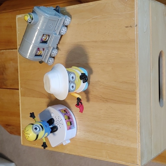 McDonalds Minion Toys - Picture 1 of 8
